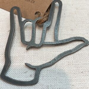 Metal Christmas sign language I love you symbol ornament